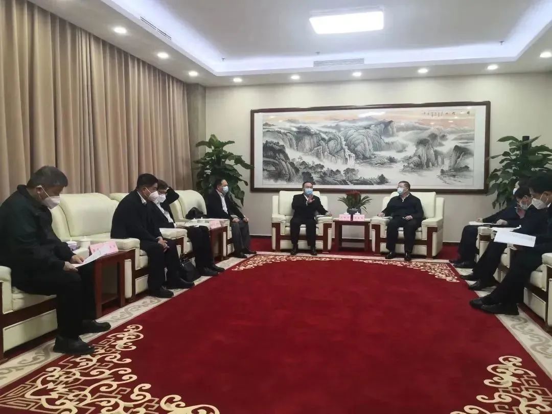 省乡村振兴促进会会长许维泽（左五）等一行与中央农办副主任、农业农村部党组成员，国家乡村振兴局党组书记、局长刘焕鑫（左六）等领导座谈交流。