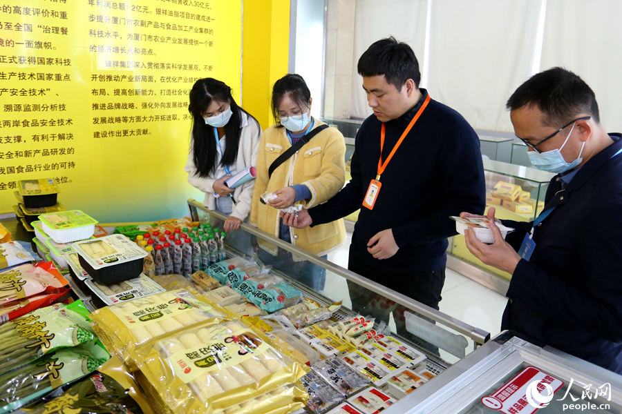 银祥豆制品展柜。人民网 陈博摄