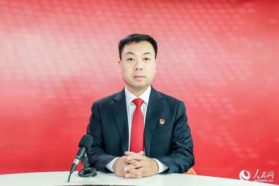 漳州市人民政府副市长肖申华做客人民网演播室。人民网 陈永整摄