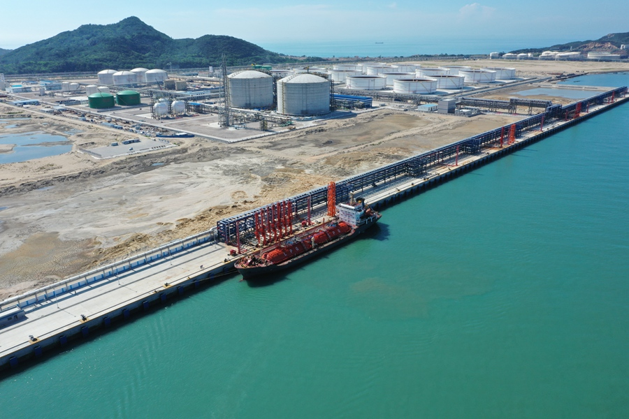 古雷炼化一体化一期项目配套码头。漳州古雷港经济开发区新闻中心 詹照宇摄