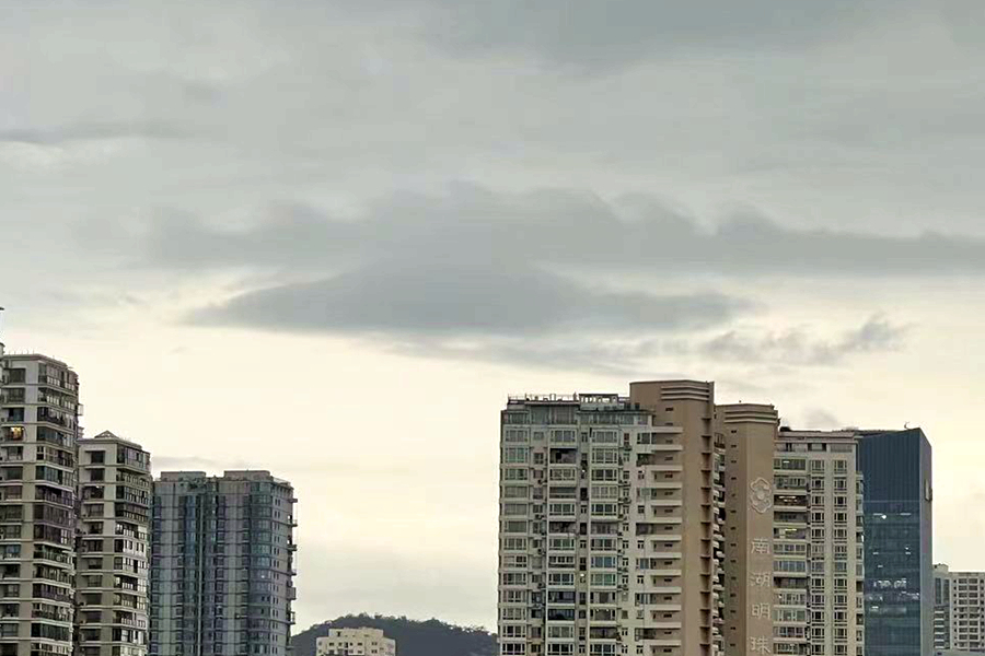 迭浪云景大约持续了10分钟，而后随风飘散。陈超摄