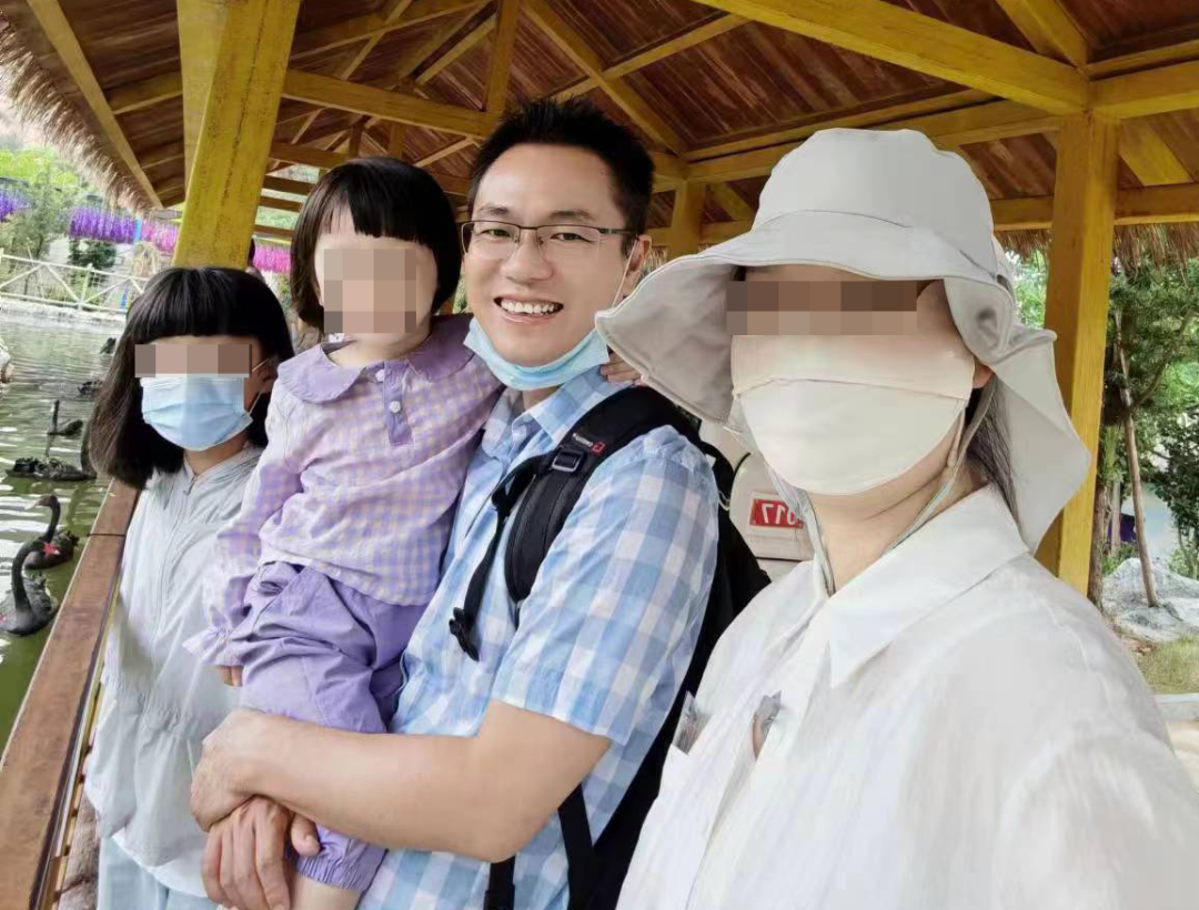 蔡文一家合影。蔡文家属供图