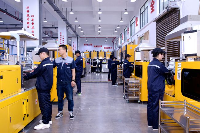 黎明职业大学学生在校内开展生产性实训活动。福建省教育厅供图