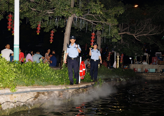 河警长、警务助理、志愿者落实巡河机制。