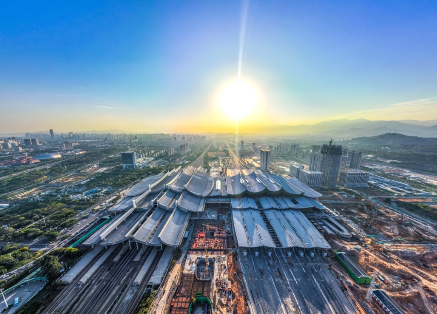福厦高铁新建厦门北站屋面采用嘉庚建筑三段式造型（资料图）。何卫东摄