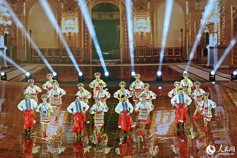开幕式上的俄罗斯舞蹈。人民网 黄东仪摄