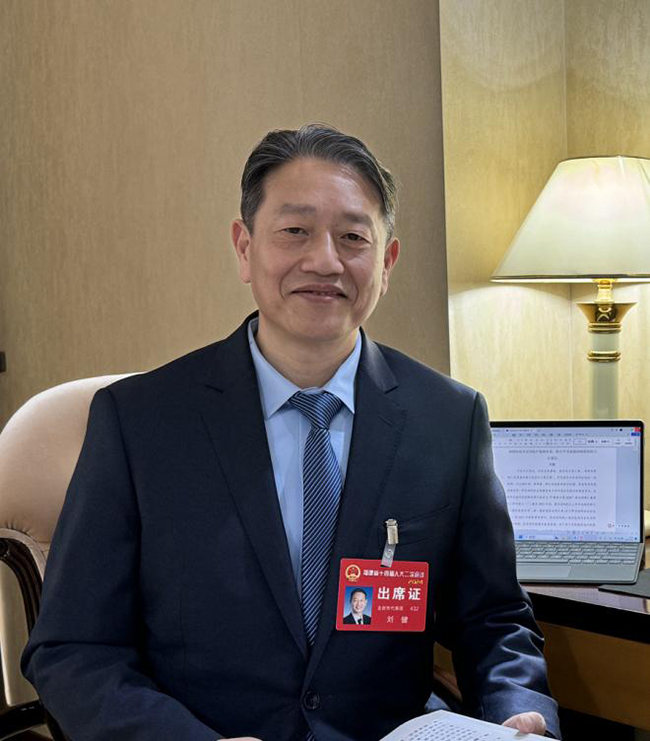 福建省人大常委会委员，民进福建省委会副主委，福建省肿瘤医院乳腺内科行政负责人刘健。受访者供图
