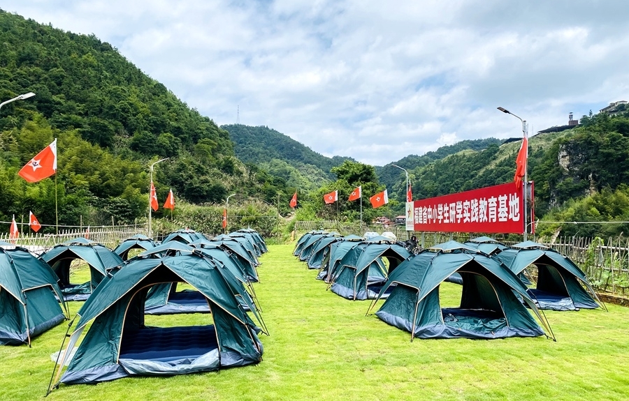 以红色资源为基础，龙岩市上杭县古田镇苏家坡村整合绿色生态、美丽乡村、观光体验等资源，发展乡村游、研学游。上杭县委组织部供图