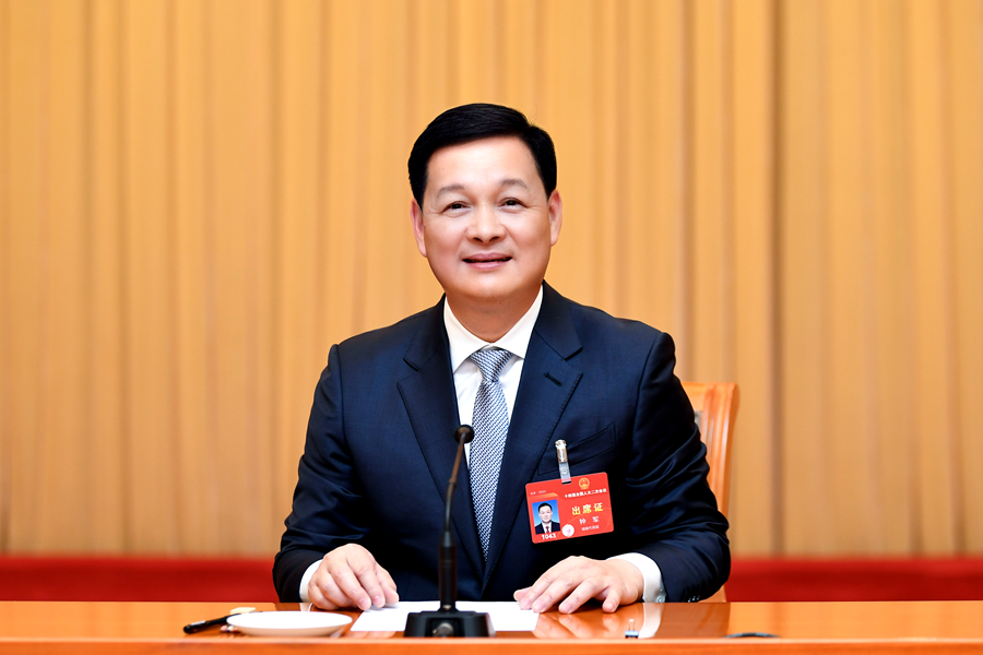 全国人大代表，福建省大数据集团有限公司党委书记、董事长钟军。受访者供图