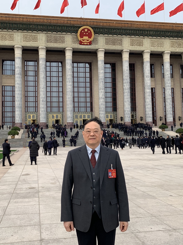 全国人大代表、福建省政协副主席、民进福建省委会主委严可仕。受访者供图