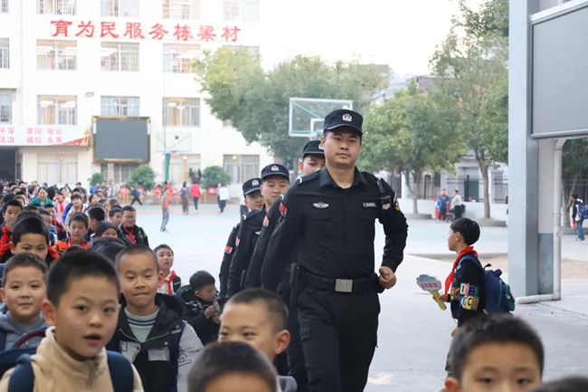 強化重點時段巡邏。