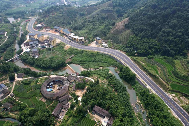 南靖县县道梅书线（漳武高速书洋互通及接线工程）全线贯通。