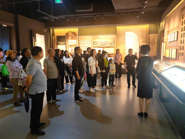青年干部们参观马尾区中国船政文化博物馆。福州市水利局供图