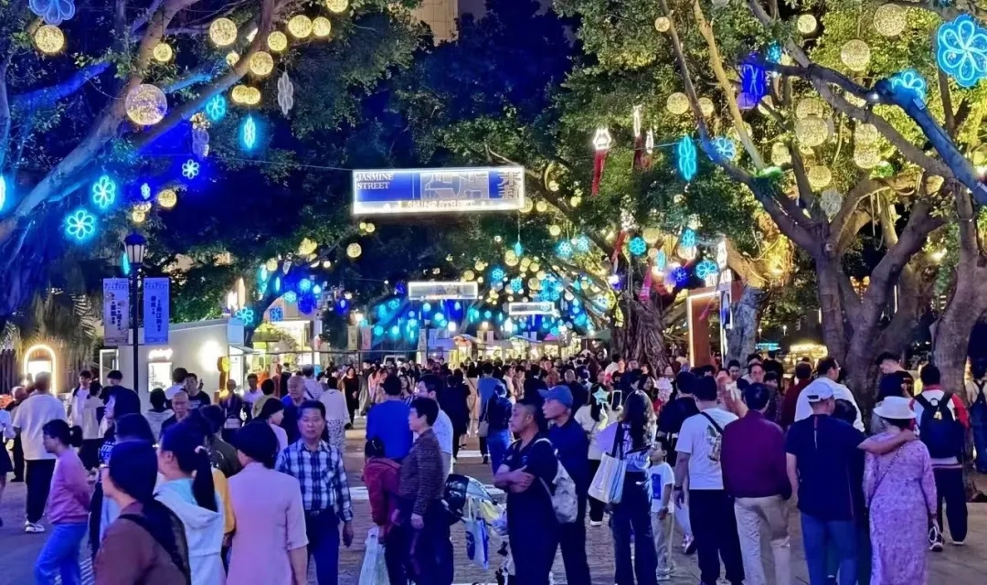 閩江之心游人如織。福州城投營運服務集團有限公司供圖