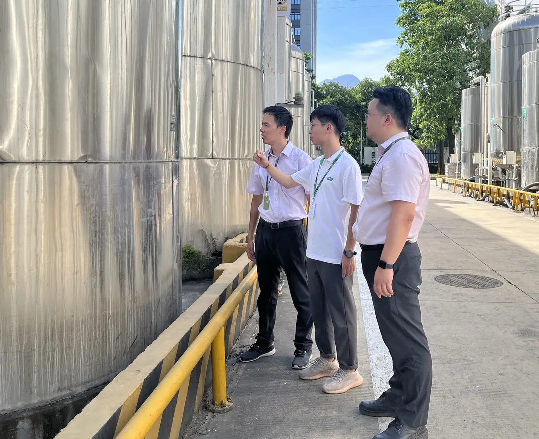 农行莆田分行深入供应链企业调研渠道建设及生产经营情况。郑朝晖摄