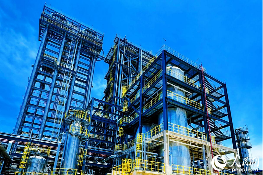 全球最大单套丙烷脱氢项目。人民网 李唯一摄
