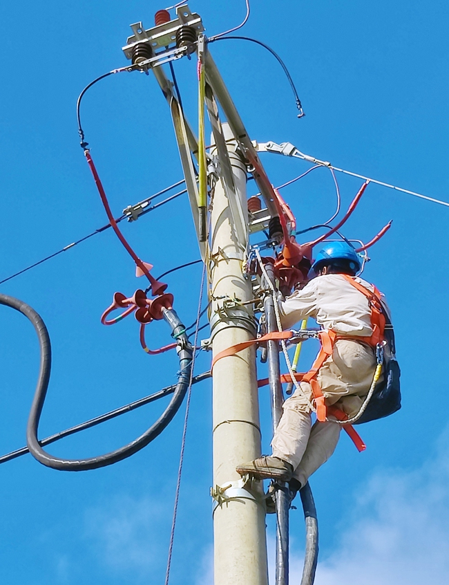 变压器增容换新作业。
