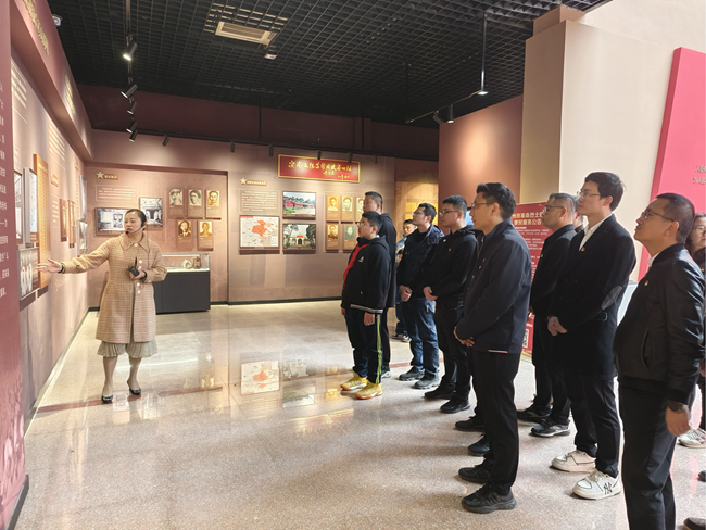 泉州事业部党总支走进烈士纪念馆，参观馆藏物件