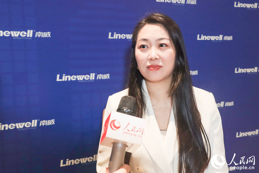 南威软件集团人工智能企业事业部创新业务研发总经理王潇雯。实习生 高可欣摄