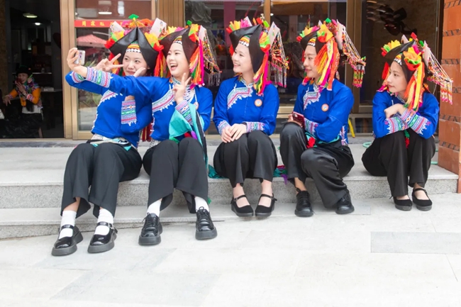 身着惠女传统服饰的女子。邓文祥摄