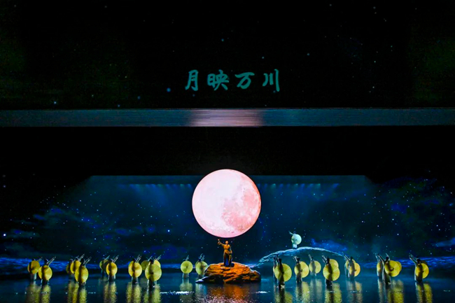 《月映武夷》。福建省文化和旅游廳供圖