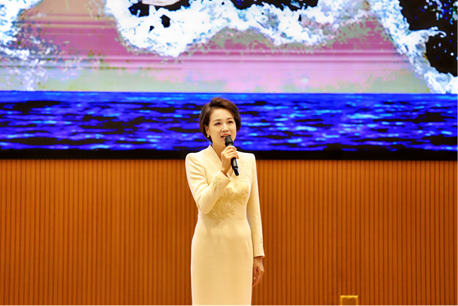 福建省廣播影視集團主持人鄒荃分享《海防線上的一抹紅》。主辦方供圖