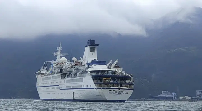 科摩罗籍“海韵柏林”游轮