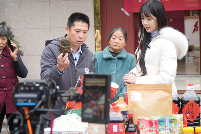 廈煙公司主播直播助農
