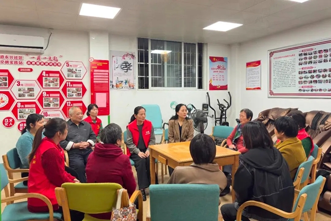 “居民夜談會”現場。龍岩市融媒體中心供圖