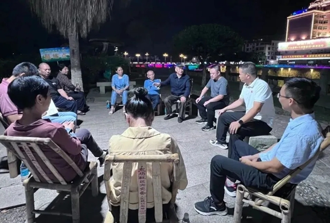 “居民夜談會”現場。龍岩市融媒體中心供圖