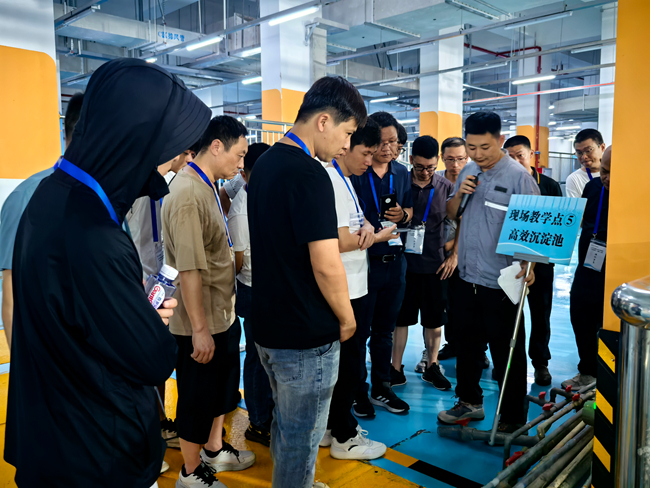 实操培训。厦门市政环科污水公司供图