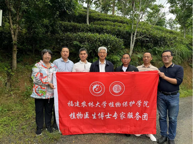 谢联辉院士带领专家服务团在省内开展调研指导