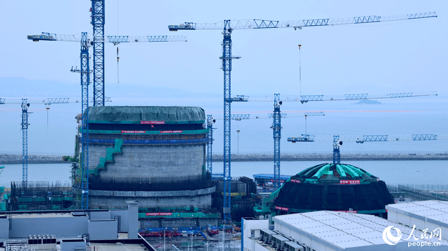 漳州核電項目建設現場塔吊林立。人民網 李昌乾攝