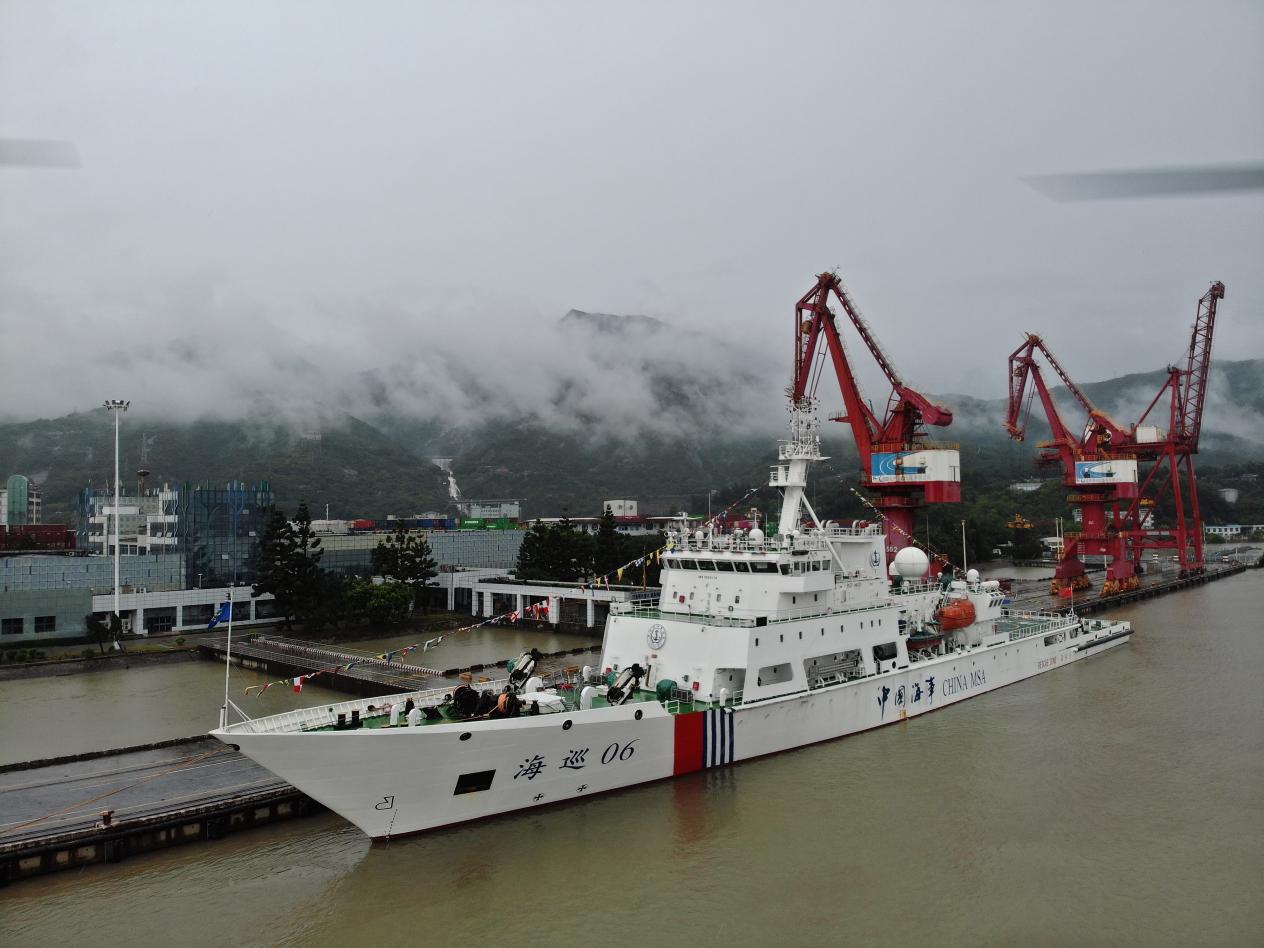 “海巡06”轮靠泊福州马尾青州码头。福州海事局供图
