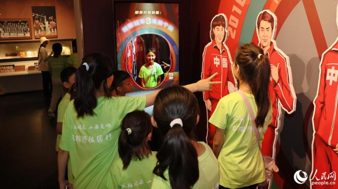 研學團隊參觀漳州中國女排精神展示館。人民網 李昌乾攝