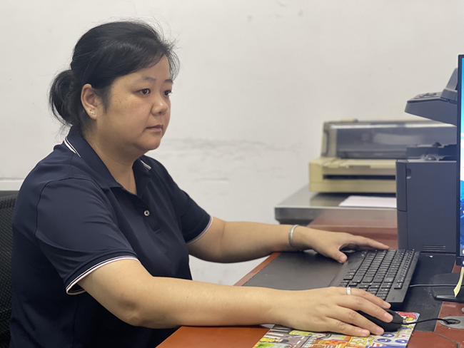 工作中的邱爽。福建中煙供圖