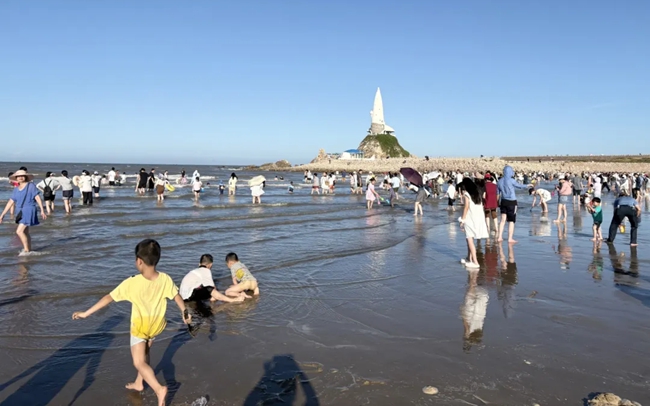 下沙海滩的标志性建筑海螺塔