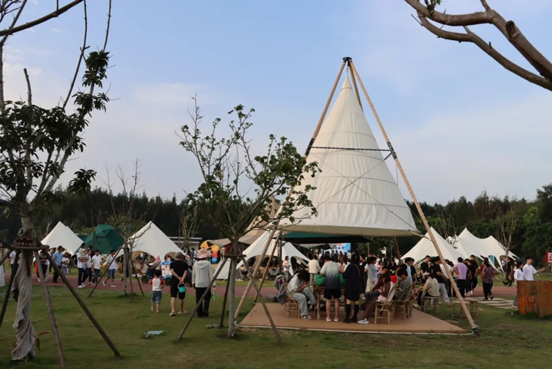 度假村露营区