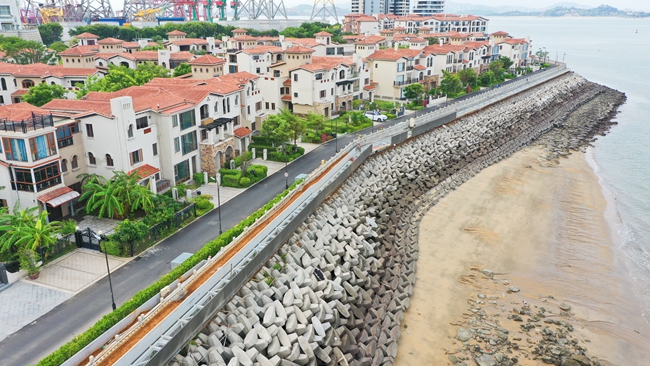 黄金海岸北段栈道。漳州开发区供图