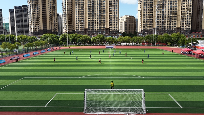 第十三届海峡青年荟2025年“徐章铎杯”两岸（霞浦）青少年足球邀请赛在霞浦开赛。张羽摄