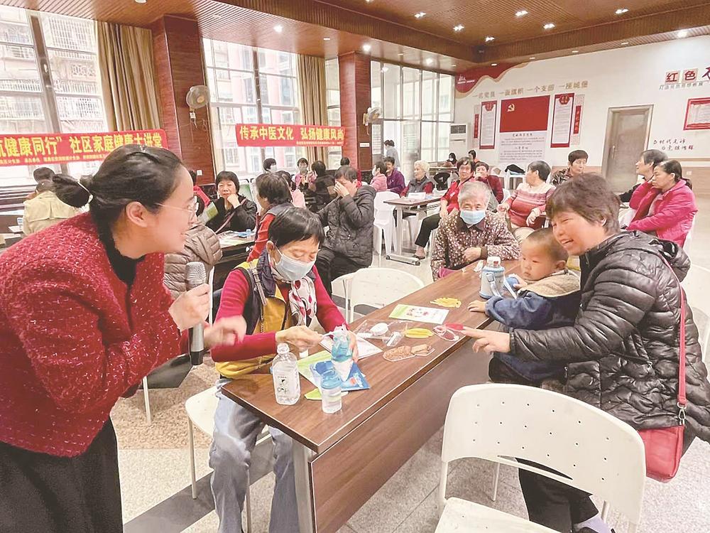 羅永艷指導居民科學減鹽