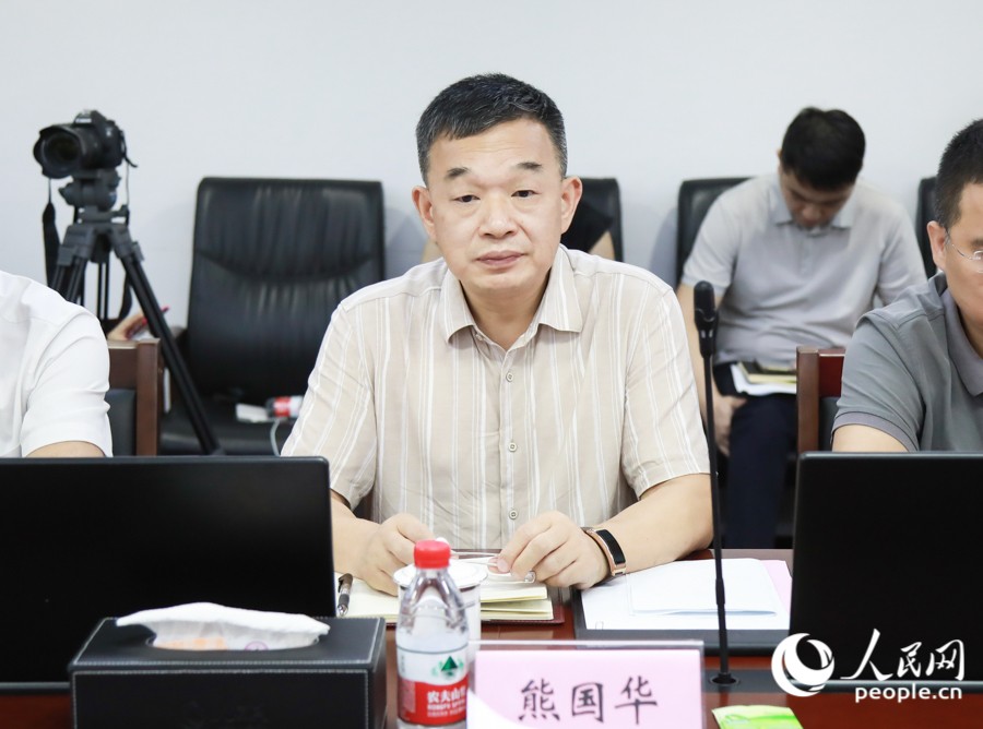 福州高新区党工委委员、机关党委书记熊国华。