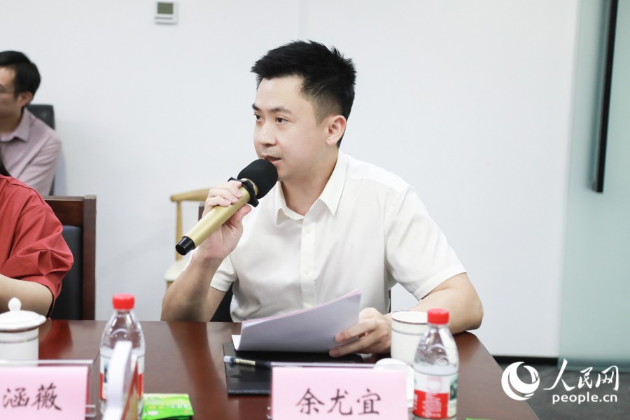 人民网福建分公司总经理余尤宜。