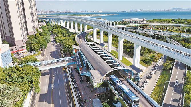 厦门BRT不断求变、求新。已投用15年的BRT滨海新城（西柯）枢纽站正加速推进一体化交通改造工程。图为BRT滨海新城（西柯）枢纽站。（本报记者 林钦圣 摄）
