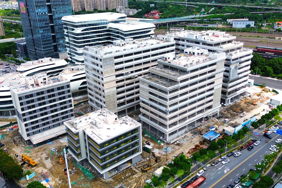 俯瞰光電產業園項目建設現場，這是福州市首個“工業上樓”試點項目。 福州工業園區集團供圖