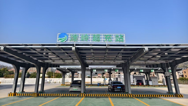 光充一體站提升充電效率。福建高速能源公司供圖