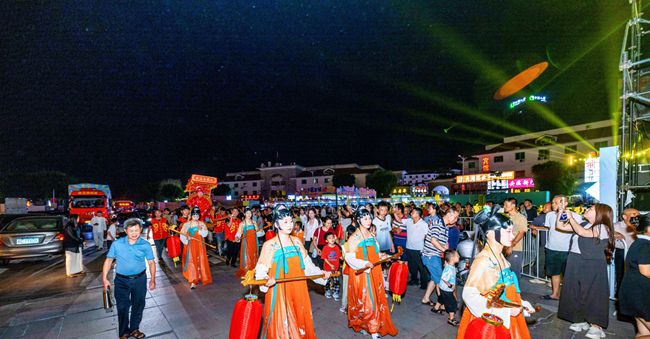 丰富多彩的活动。