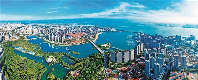 廈門市持續深入打好污染防治攻堅戰，圖為五緣灣美景。記者 黃嶸攝