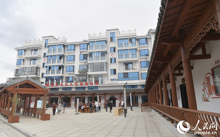 书坊乡“幸福里”社区一角。人民网记者 李昌乾摄