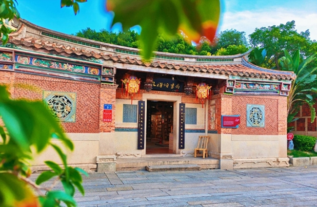 2025年7月,坐落於晉江五店市傳統街區的風雅頌書局榮獲全國“年度最美書店”稱號。圖片來源:泉州風雅頌書局